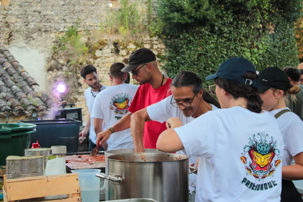 Services des repas au Festivaout